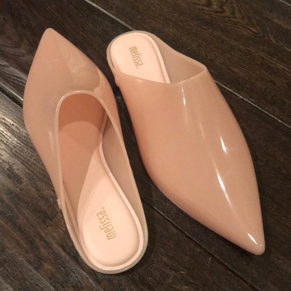 gloss pointed mules